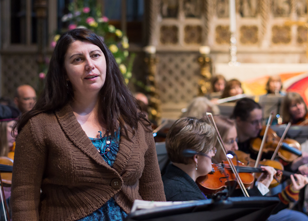 Lyn Alc&aacute;ntara rehearsing Berlioz Nuits d'Ete